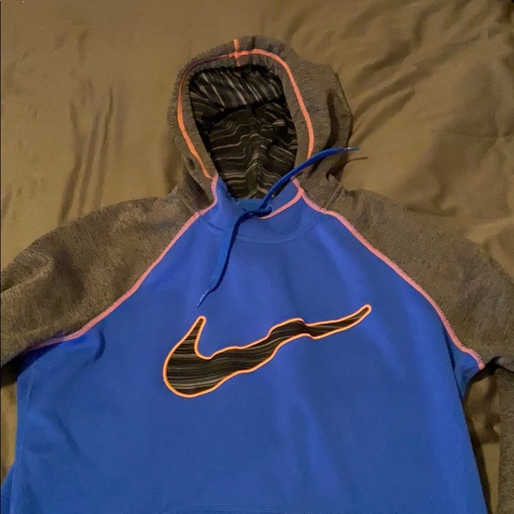 Nike Dri Fit Hoodie (M) - Picture 3 of 3
